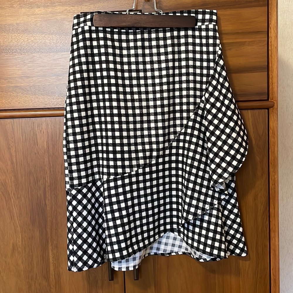Banana Republic gingham flowy skirt